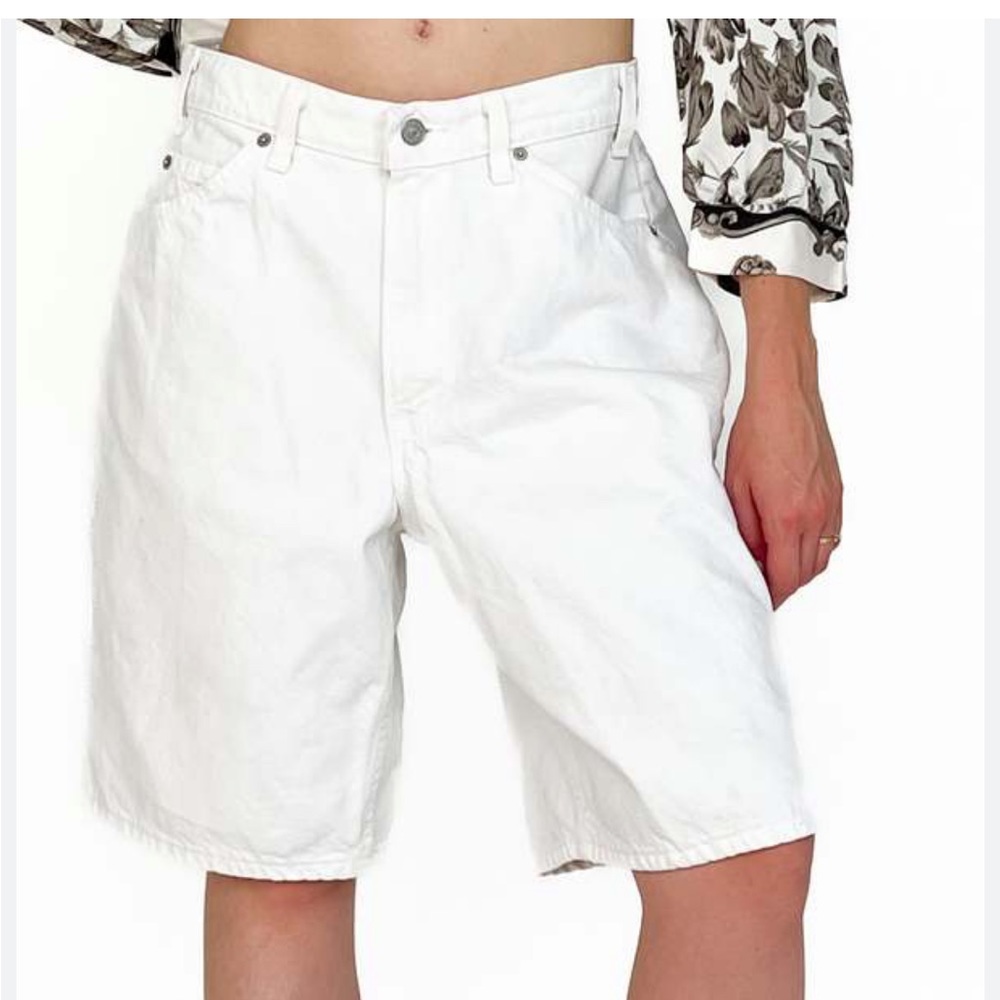 Levi’s 560 Loose fit white shorts ss 31